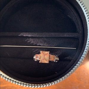 NWOT! Gorgeous rose gold ring sz6.5